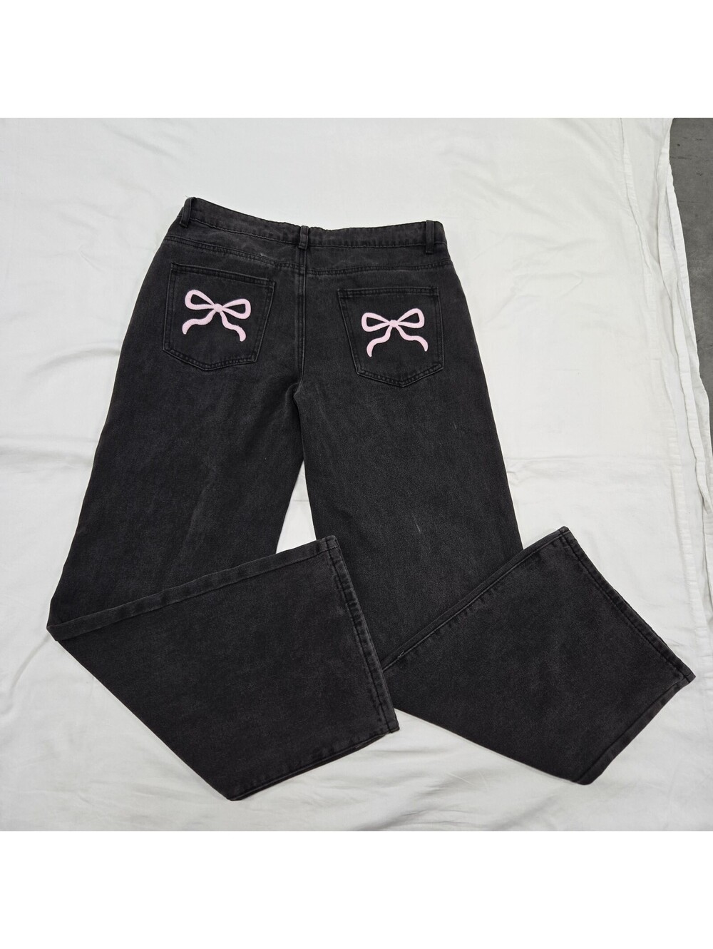 EUC Size LARGE Edikted Pink Bow Pocket Wide Leg Jeans Washed Black Denim